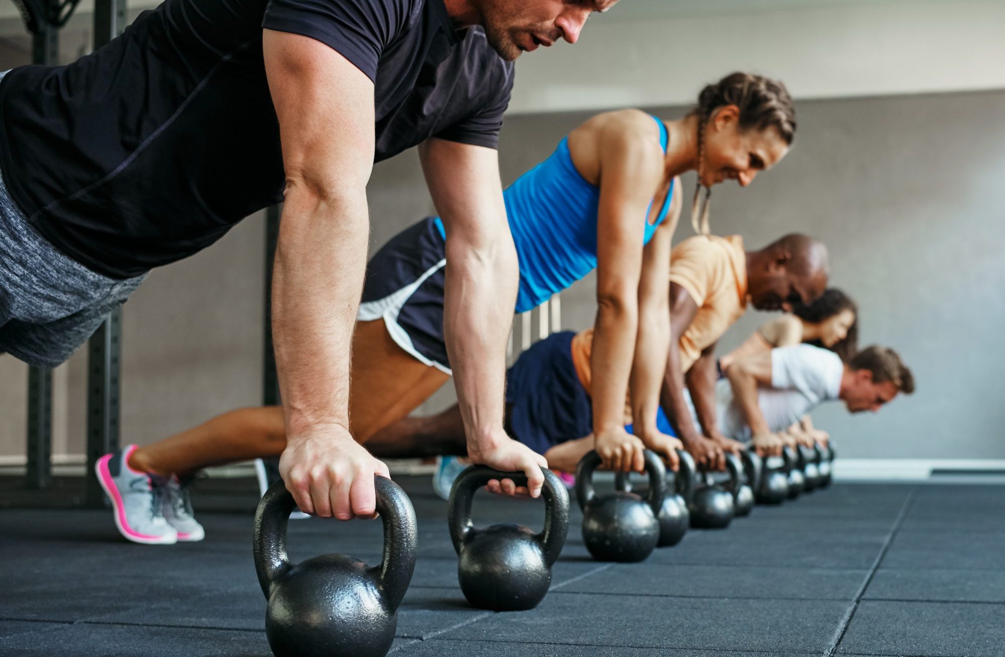 resolutioners in the gym work out classes